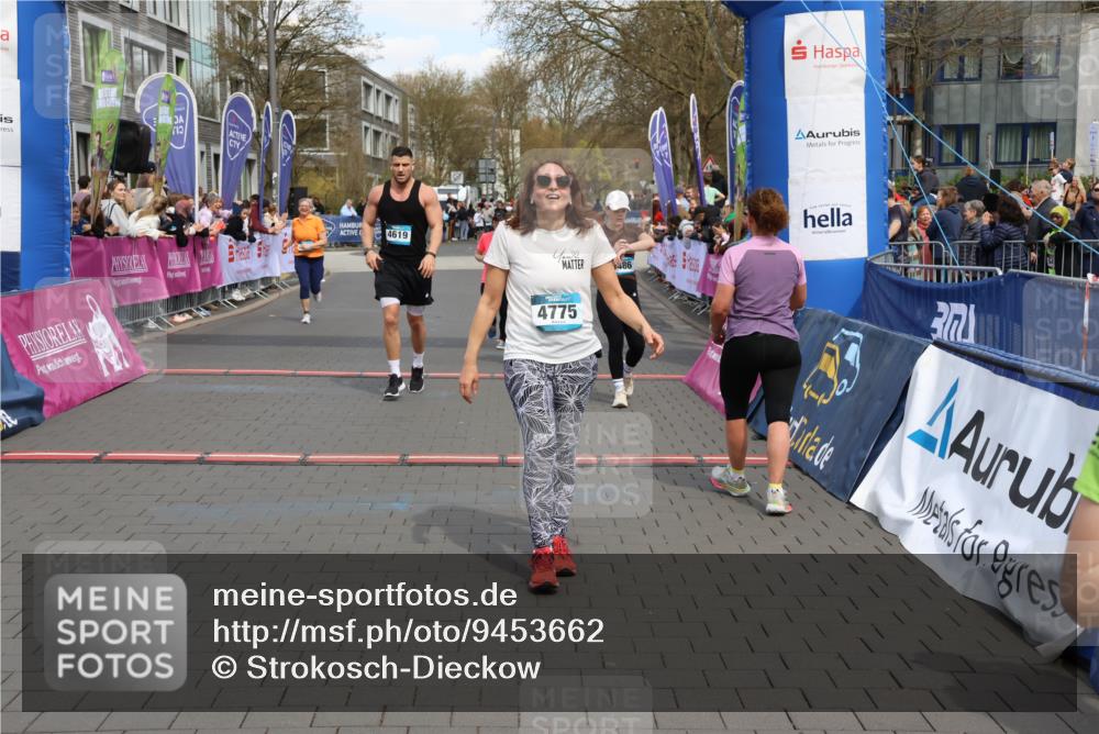12.04.2026 - 45. Internationalen Wilhelmsburger Insellauf Strokosch-Dieckow http://msf.ph/oto/9453662 12.04.2026 13:06:07 Ziel 4775, 5486, 4619, 3316, 4219 meine-sportfotos.de
