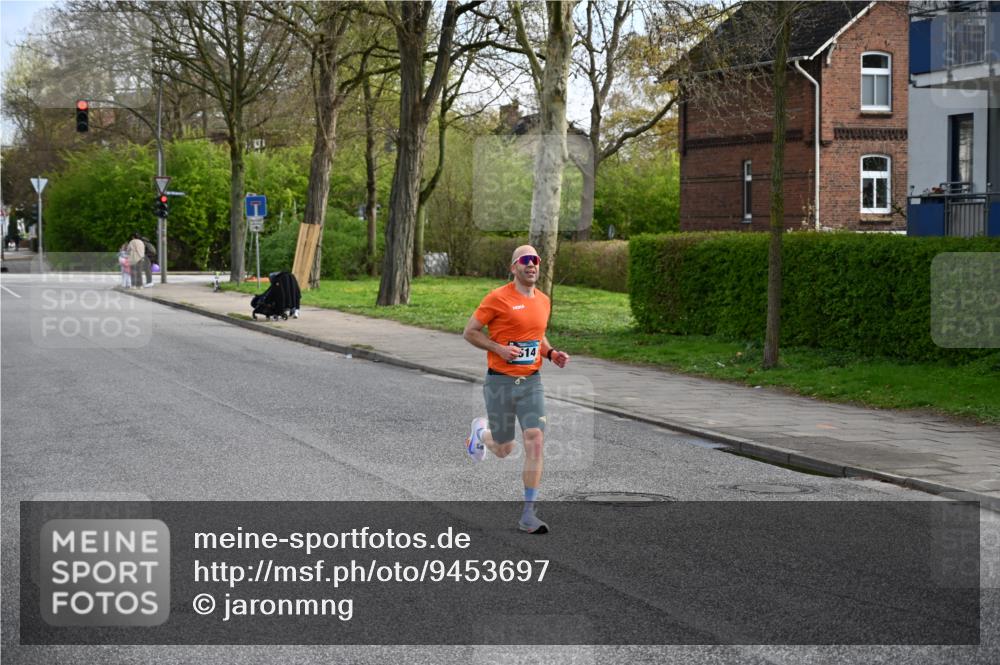 12.04.2026 - 45. Internationalen Wilhelmsburger Insellauf J. Mangold http://msf.ph/oto/9453697 12.04.2026 10:13:30 Ziel 5514, 2119, 3979 meine-sportfotos.de