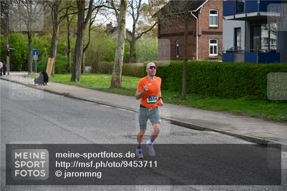 12.04.2026 - 45. Internationalen Wilhelmsburger Insellauf J. Mangold http://msf.ph/oto/9453711 12.04.2026 10:13:30 Ziel 5514, 2119, 3979 meine-sportfotos.de