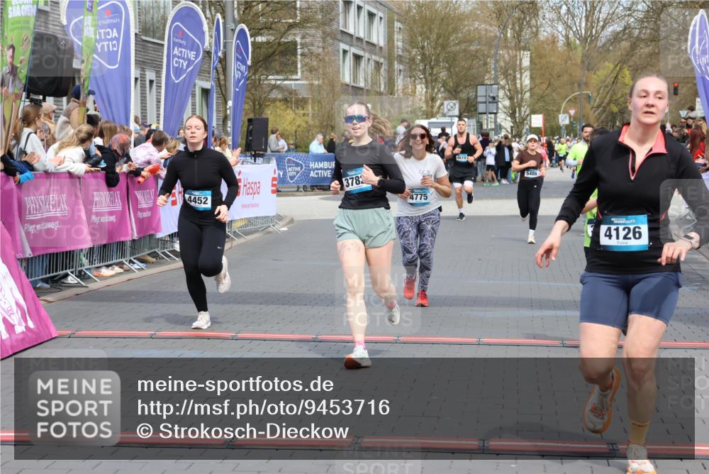12.04.2026 - 45. Internationalen Wilhelmsburger Insellauf Strokosch-Dieckow http://msf.ph/oto/9453716 12.04.2026 13:06:01 Ziel 5414, 4126, 3782, 3164, 4452, 4775 meine-sportfotos.de