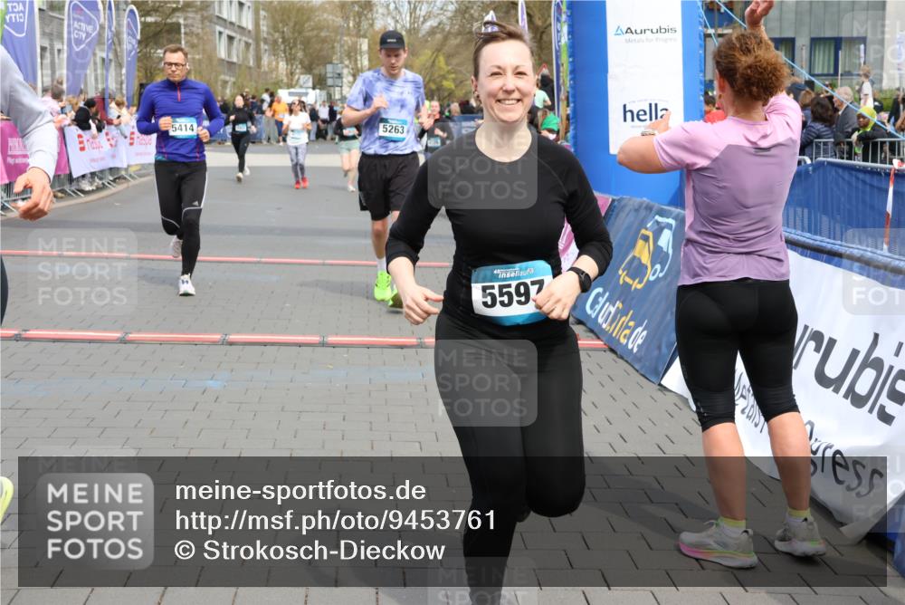 12.04.2026 - 45. Internationalen Wilhelmsburger Insellauf Strokosch-Dieckow http://msf.ph/oto/9453761 12.04.2026 13:05:57 Ziel 5597, 5249, 5263, 5414, 4126, 3782, 3164 meine-sportfotos.de