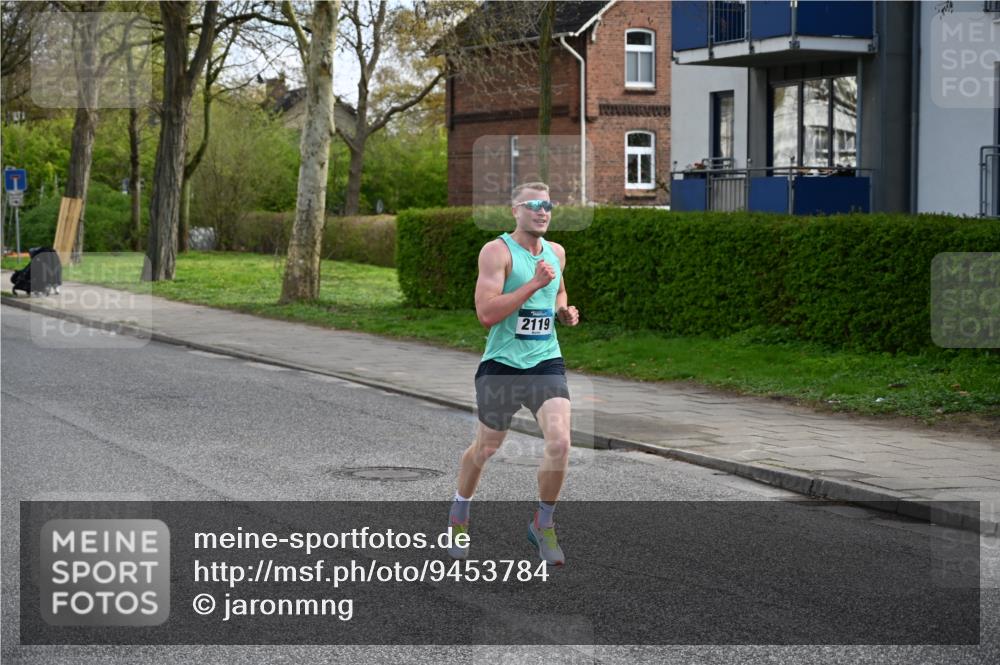 12.04.2026 - 45. Internationalen Wilhelmsburger Insellauf J. Mangold http://msf.ph/oto/9453784 12.04.2026 10:13:53 Ziel 2119, 3979 meine-sportfotos.de