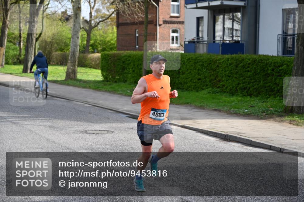 12.04.2026 - 45. Internationalen Wilhelmsburger Insellauf J. Mangold http://msf.ph/oto/9453816 12.04.2026 10:14:44 Ziel 4863, 4002, 2727, 2177 meine-sportfotos.de