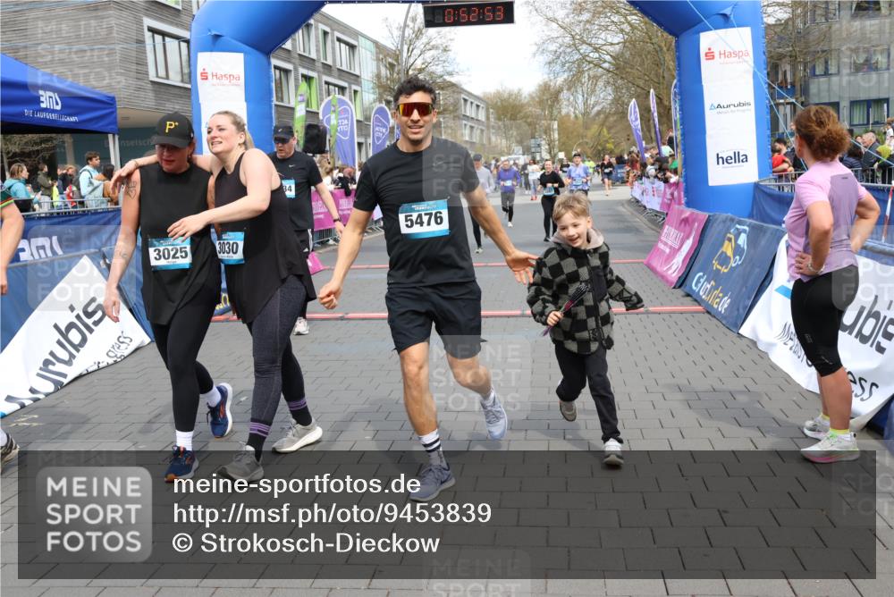 12.04.2026 - 45. Internationalen Wilhelmsburger Insellauf Strokosch-Dieckow http://msf.ph/oto/9453839 12.04.2026 13:05:53 Ziel 5476, 4105, 3934, 5597, 5249, 5263, 5414 meine-sportfotos.de