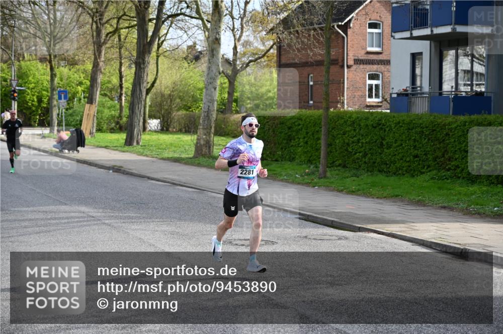 12.04.2026 - 45. Internationalen Wilhelmsburger Insellauf J. Mangold http://msf.ph/oto/9453890 12.04.2026 10:15:38 Ziel 2281, 5302, 2970, 2405, 3685, 3113 meine-sportfotos.de