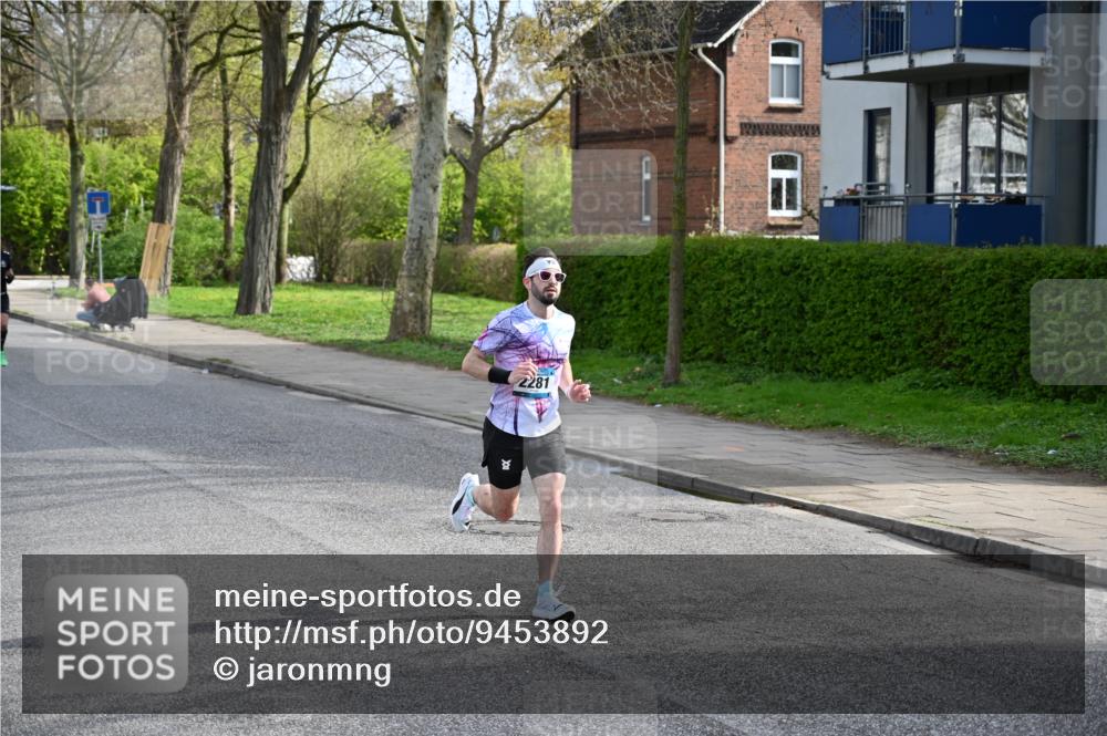 12.04.2026 - 45. Internationalen Wilhelmsburger Insellauf J. Mangold http://msf.ph/oto/9453892 12.04.2026 10:15:38 Ziel 2281, 5302, 2970, 2405, 3685, 3113 meine-sportfotos.de