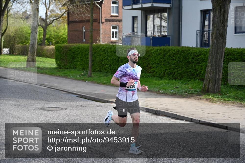 12.04.2026 - 45. Internationalen Wilhelmsburger Insellauf J. Mangold http://msf.ph/oto/9453915 12.04.2026 10:15:38 Ziel 2281, 5302, 2970, 2405, 3685, 3113 meine-sportfotos.de