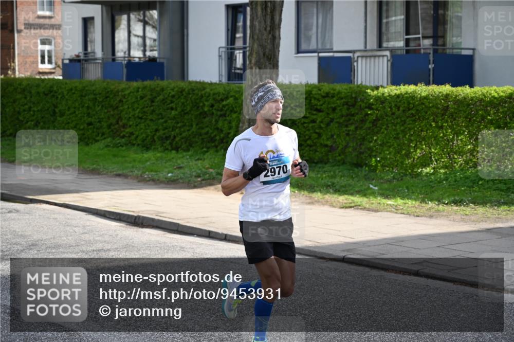 12.04.2026 - 45. Internationalen Wilhelmsburger Insellauf J. Mangold http://msf.ph/oto/9453931 12.04.2026 10:15:53 Ziel 2970, 2405, 3685, 3113, 2487 meine-sportfotos.de