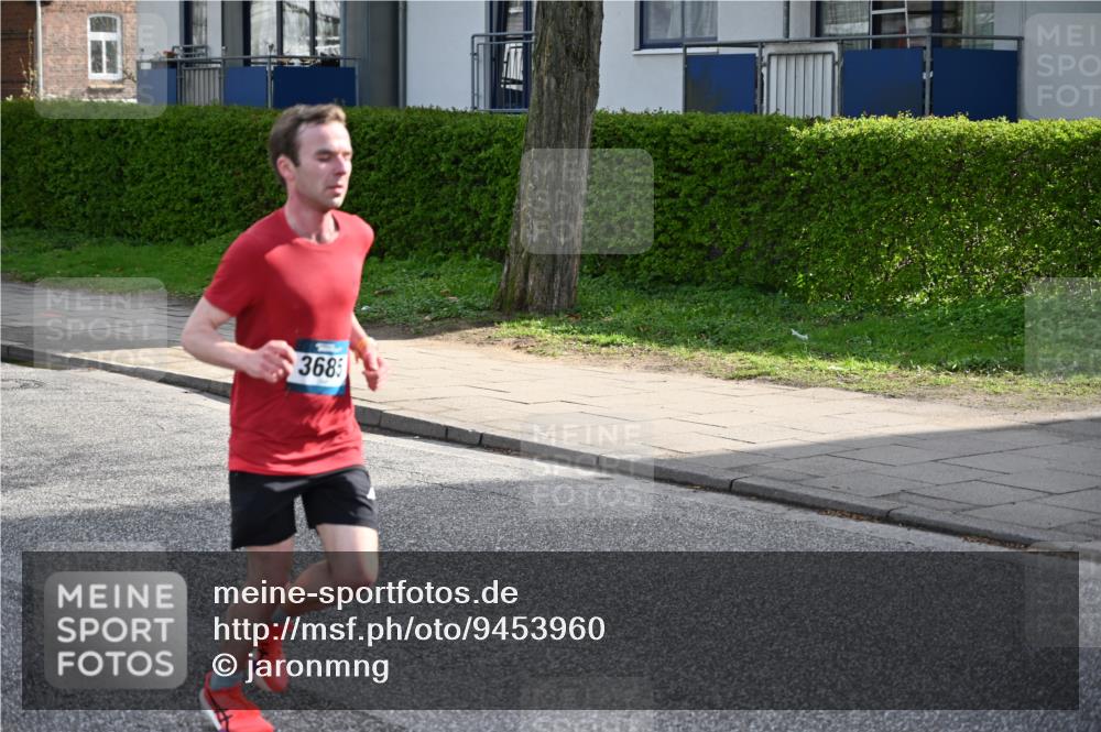 12.04.2026 - 45. Internationalen Wilhelmsburger Insellauf J. Mangold http://msf.ph/oto/9453960 12.04.2026 10:16:07 Ziel 2405, 3685, 3113, 2487, 5676 meine-sportfotos.de
