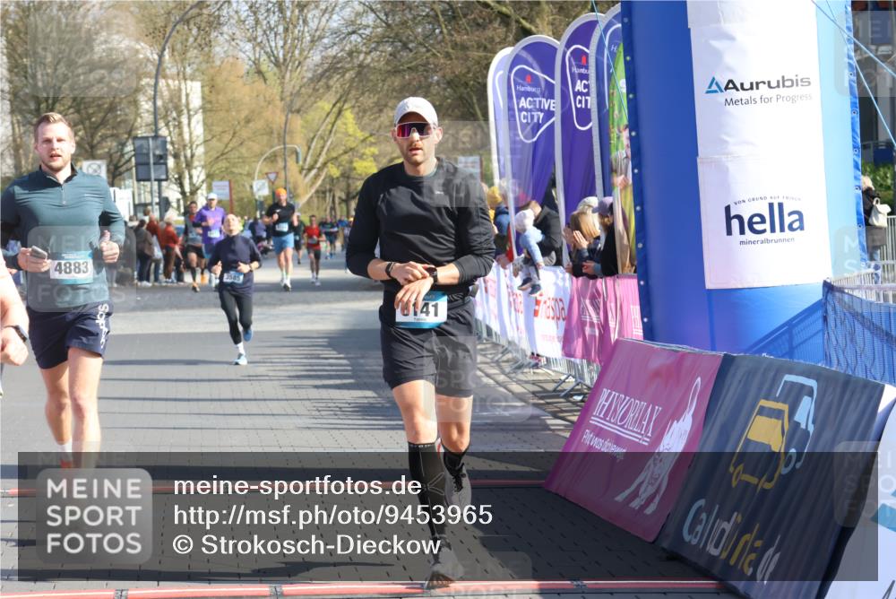 12.04.2026 - 45. Internationalen Wilhelmsburger Insellauf Strokosch-Dieckow http://msf.ph/oto/9453965 12.04.2026 10:28:57 Ziel 3904, 4994, 4831, 3141, 4883 meine-sportfotos.de