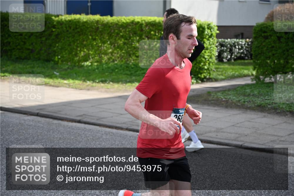 12.04.2026 - 45. Internationalen Wilhelmsburger Insellauf J. Mangold http://msf.ph/oto/9453975 12.04.2026 10:16:08 Ziel 2405, 3685, 3113, 2487, 5676 meine-sportfotos.de