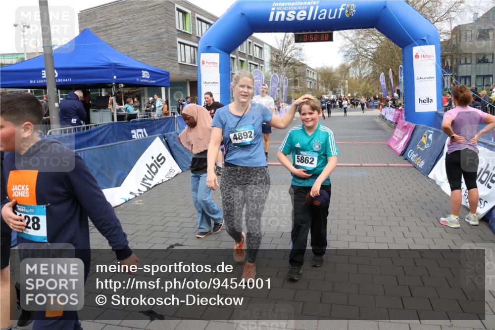 12.04.2026 - 45. Internationalen Wilhelmsburger Insellauf Strokosch-Dieckow http://msf.ph/oto/9454001 12.04.2026 13:05:38 Ziel 5752, 3817 meine-sportfotos.de