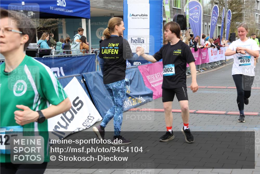 12.04.2026 - 45. Internationalen Wilhelmsburger Insellauf Strokosch-Dieckow http://msf.ph/oto/9454104 12.04.2026 13:05:26 Ziel 5002, 5427, 4610, 5128, 5098, 5235, 5234, 5504, 2139 meine-sportfotos.de