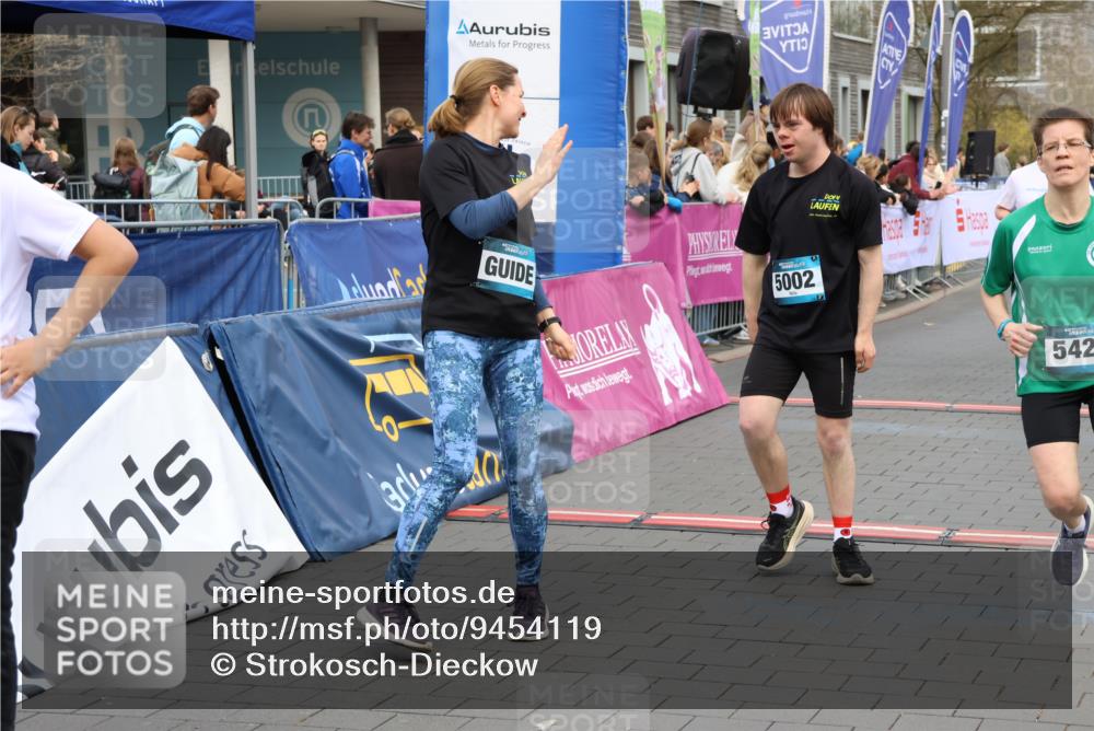 12.04.2026 - 45. Internationalen Wilhelmsburger Insellauf Strokosch-Dieckow http://msf.ph/oto/9454119 12.04.2026 13:05:25 Ziel 5002, 5427, 4610, 5128, 5098, 5235, 5234 meine-sportfotos.de
