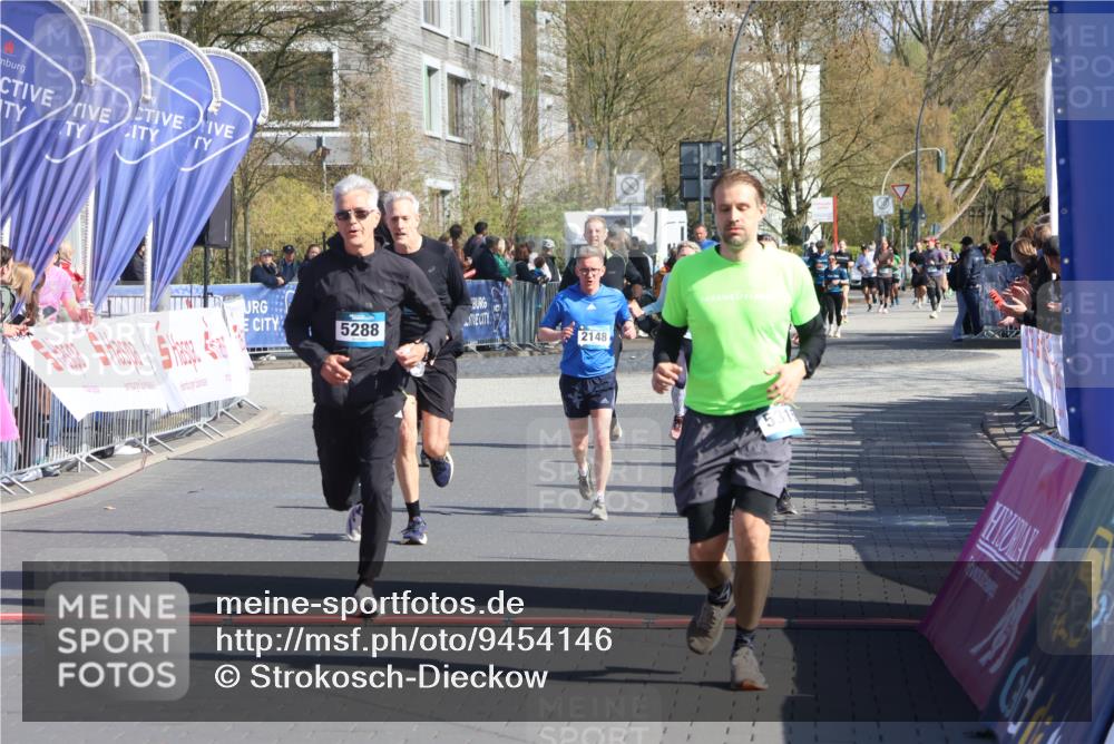 12.04.2026 - 45. Internationalen Wilhelmsburger Insellauf Strokosch-Dieckow http://msf.ph/oto/9454146 12.04.2026 10:41:33 Ziel 5247, 5299, 5315, 5288, 3444, 5254 meine-sportfotos.de