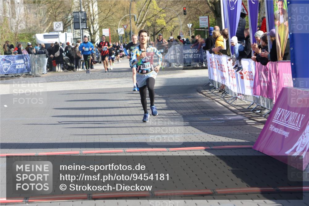 12.04.2026 - 45. Internationalen Wilhelmsburger Insellauf Strokosch-Dieckow http://msf.ph/oto/9454181 12.04.2026 10:29:21 Ziel 5316, 3514 meine-sportfotos.de