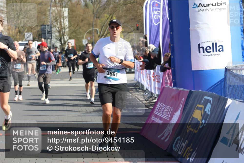12.04.2026 - 45. Internationalen Wilhelmsburger Insellauf Strokosch-Dieckow http://msf.ph/oto/9454185 12.04.2026 10:41:55 Ziel 4674, 5034, 3861, 5545, 2812 meine-sportfotos.de