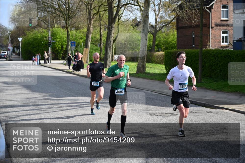 12.04.2026 - 45. Internationalen Wilhelmsburger Insellauf J. Mangold http://msf.ph/oto/9454209 12.04.2026 10:17:51 Ziel 4205, 3682, 4475, 3262, 5554 meine-sportfotos.de