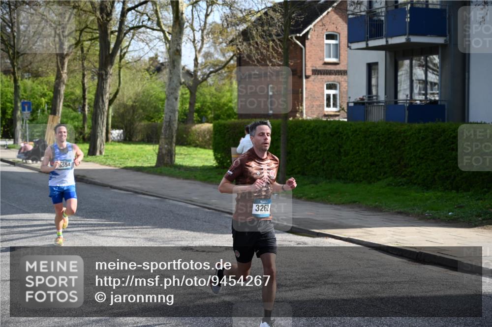 12.04.2026 - 45. Internationalen Wilhelmsburger Insellauf J. Mangold http://msf.ph/oto/9454267 12.04.2026 10:18:21 Ziel 3262, 5554, 4733, 4583, 4117, 3644, 2757 meine-sportfotos.de