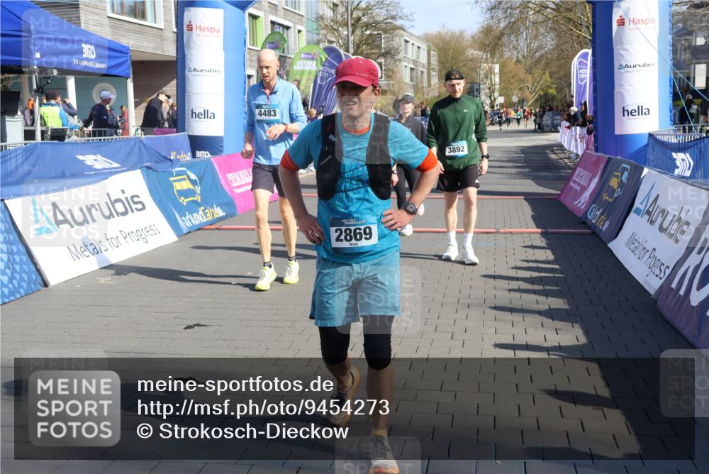 12.04.2026 - 45. Internationalen Wilhelmsburger Insellauf Strokosch-Dieckow http://msf.ph/oto/9454273 12.04.2026 10:42:16 Ziel 2479, 3892, 4483, 5654 meine-sportfotos.de