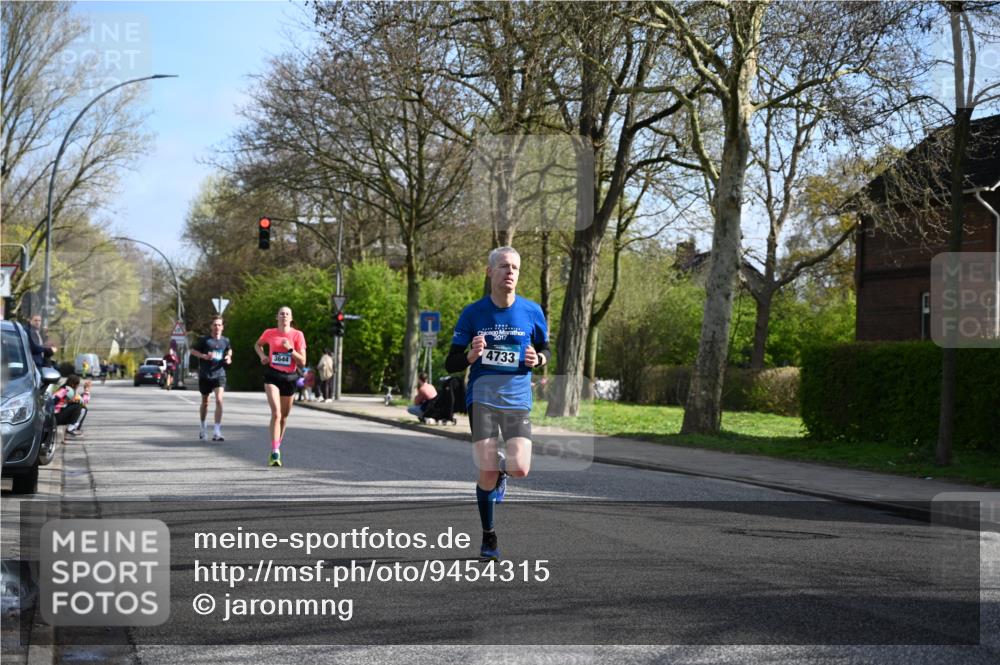 12.04.2026 - 45. Internationalen Wilhelmsburger Insellauf J. Mangold http://msf.ph/oto/9454315 12.04.2026 10:18:43 Ziel 4733, 4583, 4117, 3644, 2757, 5049, 2671, 2549, 3289 meine-sportfotos.de