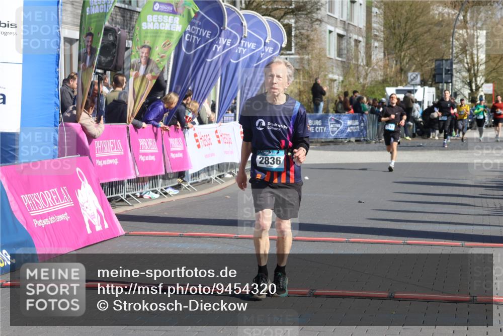 12.04.2026 - 45. Internationalen Wilhelmsburger Insellauf Strokosch-Dieckow http://msf.ph/oto/9454320 12.04.2026 10:42:22 Ziel 2836 meine-sportfotos.de