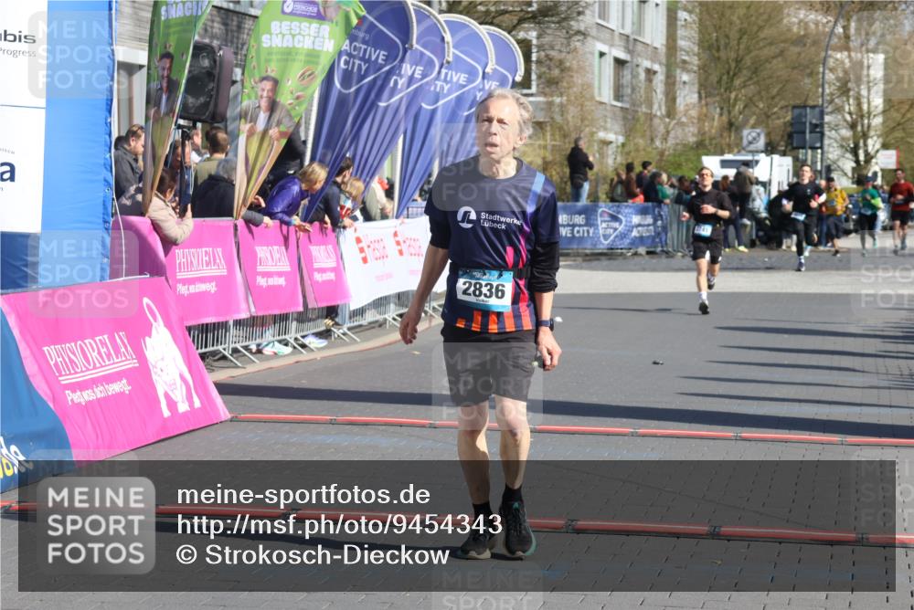 12.04.2026 - 45. Internationalen Wilhelmsburger Insellauf Strokosch-Dieckow http://msf.ph/oto/9454343 12.04.2026 10:42:22 Ziel 2836 meine-sportfotos.de