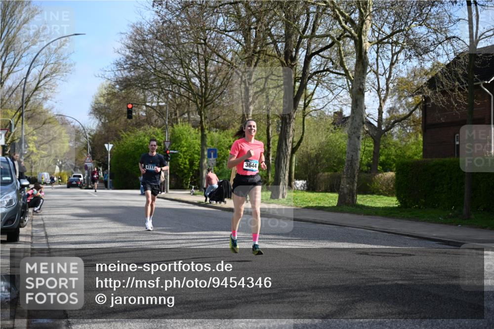 12.04.2026 - 45. Internationalen Wilhelmsburger Insellauf J. Mangold http://msf.ph/oto/9454346 12.04.2026 10:18:46 Ziel 4733, 4583, 4117, 3644, 2757, 5049, 2671, 2549, 3289, 5456, 2789 meine-sportfotos.de