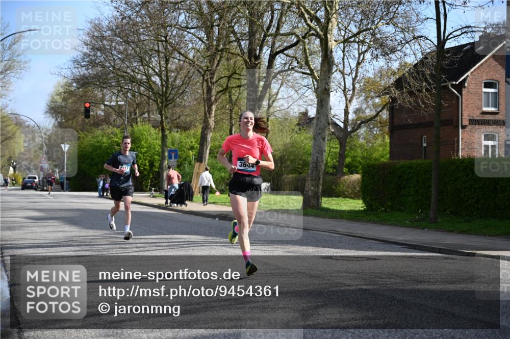 12.04.2026 - 45. Internationalen Wilhelmsburger Insellauf J. Mangold http://msf.ph/oto/9454361 12.04.2026 10:18:46 Ziel 4733, 4583, 4117, 3644, 2757, 5049, 2671, 2549, 3289, 5456, 2789 meine-sportfotos.de