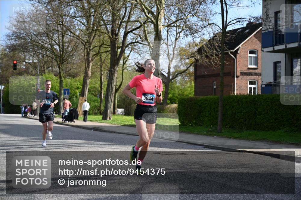 12.04.2026 - 45. Internationalen Wilhelmsburger Insellauf J. Mangold http://msf.ph/oto/9454375 12.04.2026 10:18:46 Ziel 4733, 4583, 4117, 3644, 2757, 5049, 2671, 2549, 3289, 5456, 2789 meine-sportfotos.de