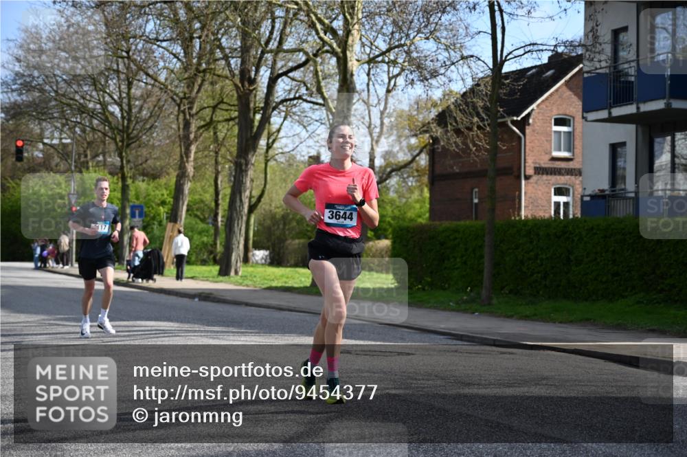 12.04.2026 - 45. Internationalen Wilhelmsburger Insellauf J. Mangold http://msf.ph/oto/9454377 12.04.2026 10:18:47 Ziel 4733, 4583, 4117, 3644, 2757, 5049, 2671, 2549, 3289, 5456, 2789 meine-sportfotos.de