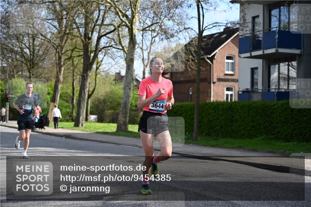 12.04.2026 - 45. Internationalen Wilhelmsburger Insellauf J. Mangold http://msf.ph/oto/9454385 12.04.2026 10:18:47 Ziel 4733, 4583, 4117, 3644, 2757, 5049, 2671, 2549, 3289, 5456, 2789 meine-sportfotos.de