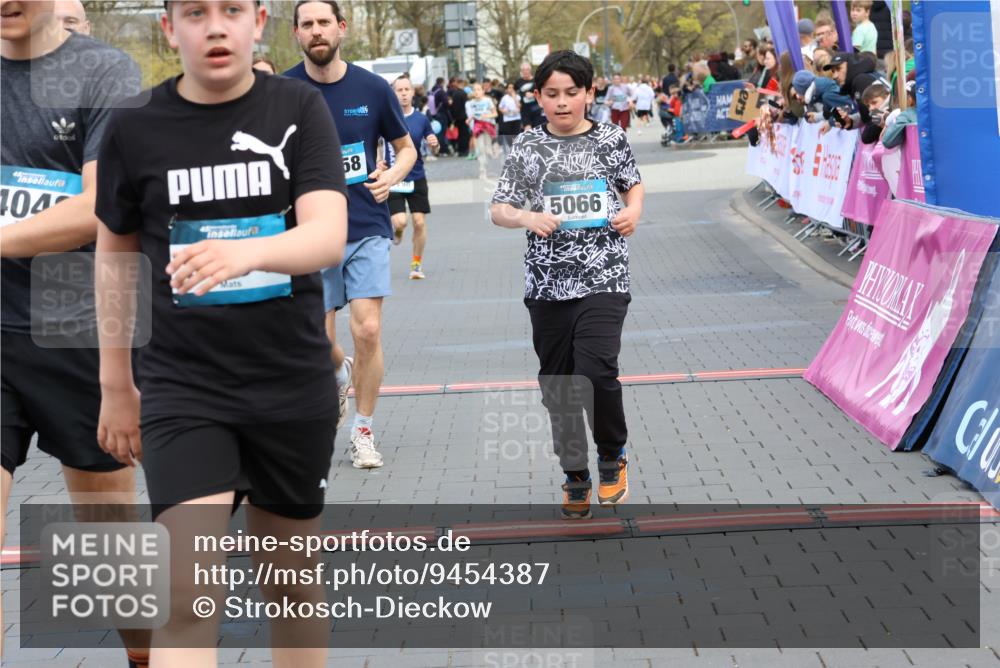 12.04.2026 - 45. Internationalen Wilhelmsburger Insellauf Strokosch-Dieckow http://msf.ph/oto/9454387 12.04.2026 13:05:01 Ziel 5064, 4048, 5423, 5066, 5458, 5728, 5724, 2798 meine-sportfotos.de