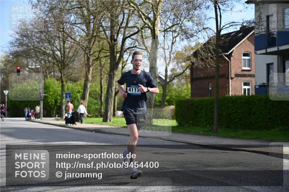 12.04.2026 - 45. Internationalen Wilhelmsburger Insellauf J. Mangold http://msf.ph/oto/9454400 12.04.2026 10:18:48 Ziel 4733, 4583, 4117, 3644, 2757, 5049, 2671, 2549, 3289, 5456, 2789 meine-sportfotos.de