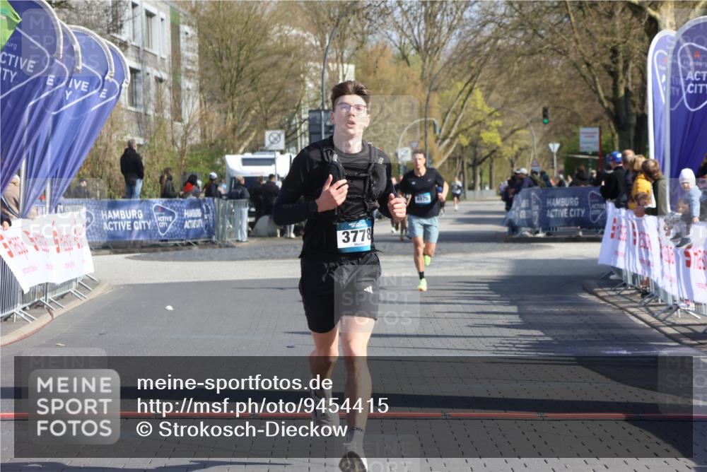 12.04.2026 - 45. Internationalen Wilhelmsburger Insellauf Strokosch-Dieckow http://msf.ph/oto/9454415 12.04.2026 10:29:43 Ziel 3778 meine-sportfotos.de
