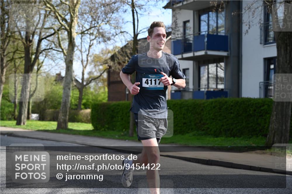 12.04.2026 - 45. Internationalen Wilhelmsburger Insellauf J. Mangold http://msf.ph/oto/9454422 12.04.2026 10:18:49 Ziel 4733, 4583, 4117, 3644, 2757, 5049, 2671, 2549, 3289, 5456, 2789 meine-sportfotos.de