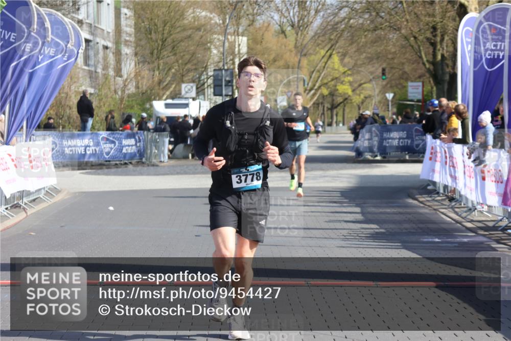 12.04.2026 - 45. Internationalen Wilhelmsburger Insellauf Strokosch-Dieckow http://msf.ph/oto/9454427 12.04.2026 10:29:43 Ziel 3778 meine-sportfotos.de