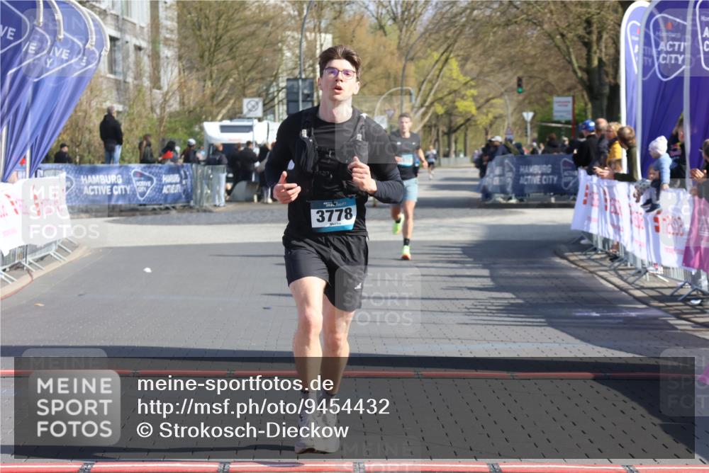 12.04.2026 - 45. Internationalen Wilhelmsburger Insellauf Strokosch-Dieckow http://msf.ph/oto/9454432 12.04.2026 10:29:43 Ziel 3778 meine-sportfotos.de
