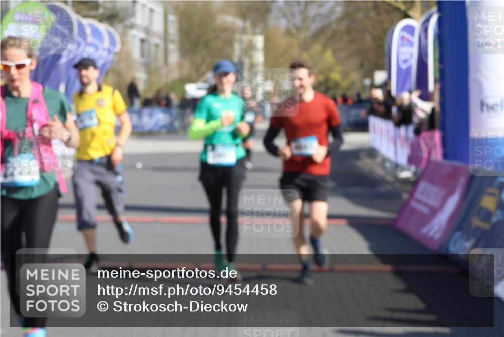 12.04.2026 - 45. Internationalen Wilhelmsburger Insellauf Strokosch-Dieckow http://msf.ph/oto/9454458 12.04.2026 10:42:35 Ziel 2222, 3419, 4042, 3991 meine-sportfotos.de