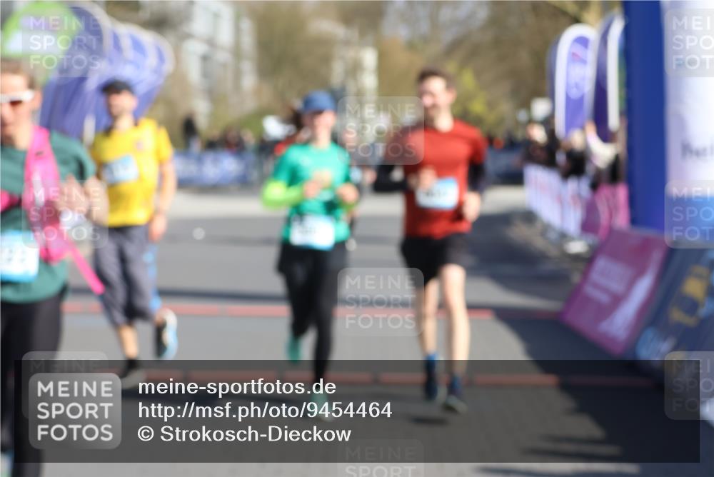 12.04.2026 - 45. Internationalen Wilhelmsburger Insellauf Strokosch-Dieckow http://msf.ph/oto/9454464 12.04.2026 10:42:35 Ziel 2222, 3419, 4042, 3991 meine-sportfotos.de