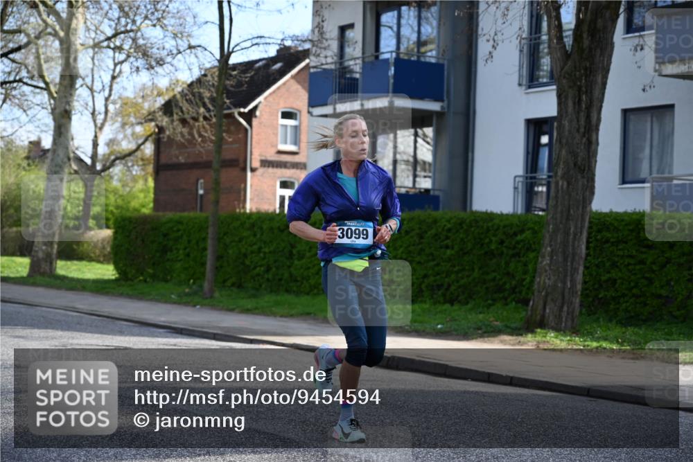 12.04.2026 - 45. Internationalen Wilhelmsburger Insellauf J. Mangold http://msf.ph/oto/9454594 12.04.2026 10:21:21 Ziel 2127, 3099, 2253, 3137, 3930, 3317, 3771 meine-sportfotos.de
