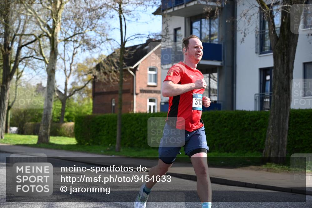 12.04.2026 - 45. Internationalen Wilhelmsburger Insellauf J. Mangold http://msf.ph/oto/9454633 12.04.2026 10:21:50 Ziel 3137, 3930, 3317, 3771, 2010, 3053, 4694, 5507 meine-sportfotos.de