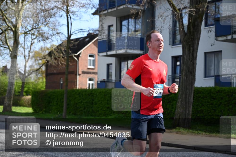 12.04.2026 - 45. Internationalen Wilhelmsburger Insellauf J. Mangold http://msf.ph/oto/9454635 12.04.2026 10:21:50 Ziel 3137, 3930, 3317, 3771, 2010, 3053, 4694, 5507 meine-sportfotos.de