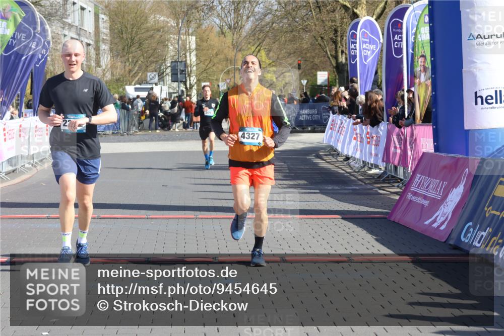 12.04.2026 - 45. Internationalen Wilhelmsburger Insellauf Strokosch-Dieckow http://msf.ph/oto/9454645 12.04.2026 10:42:56 Ziel 2252, 3091, 5442 meine-sportfotos.de