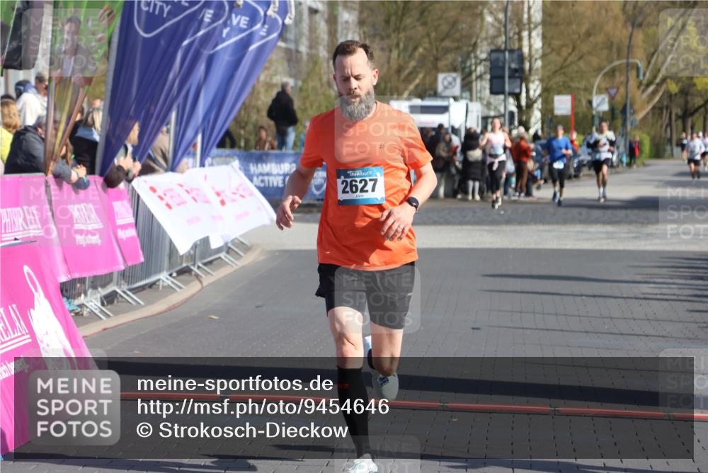 12.04.2026 - 45. Internationalen Wilhelmsburger Insellauf Strokosch-Dieckow http://msf.ph/oto/9454646 12.04.2026 10:30:00 Ziel 5804, 3355, 4142, 2627 meine-sportfotos.de