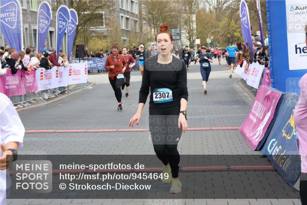 12.04.2026 - 45. Internationalen Wilhelmsburger Insellauf Strokosch-Dieckow http://msf.ph/oto/9454649 12.04.2026 13:04:36 Ziel 3870, 5193, 2307, 5257, 4647, 5565 meine-sportfotos.de