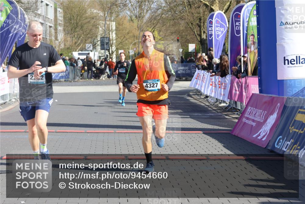 12.04.2026 - 45. Internationalen Wilhelmsburger Insellauf Strokosch-Dieckow http://msf.ph/oto/9454660 12.04.2026 10:42:56 Ziel 2252, 3091, 5442 meine-sportfotos.de