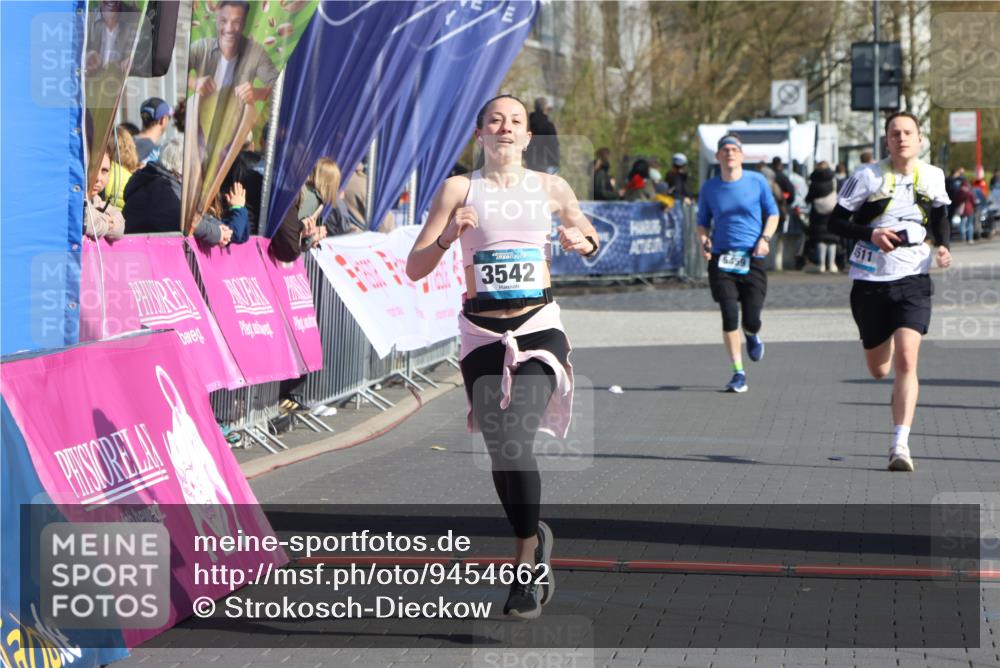 12.04.2026 - 45. Internationalen Wilhelmsburger Insellauf Strokosch-Dieckow http://msf.ph/oto/9454662 12.04.2026 10:30:10 Ziel 3542, 4511 meine-sportfotos.de