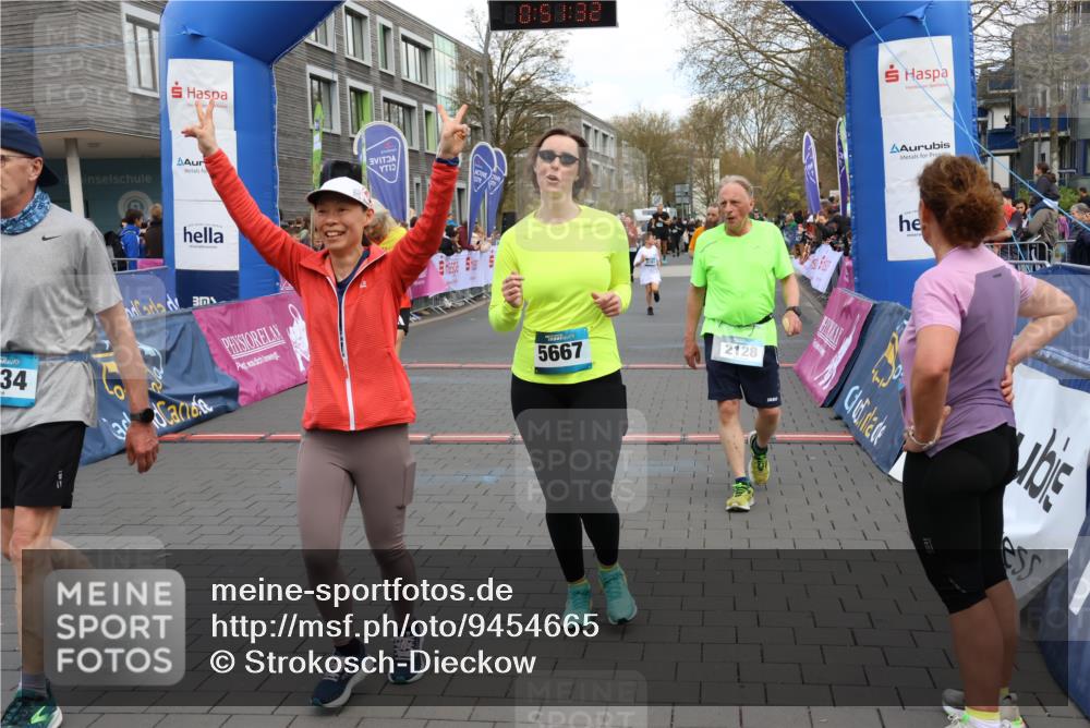 12.04.2026 - 45. Internationalen Wilhelmsburger Insellauf Strokosch-Dieckow http://msf.ph/oto/9454665 12.04.2026 13:04:31 Ziel 5469, 2128, 5667, 2089, 3870, 5193, 2307 meine-sportfotos.de