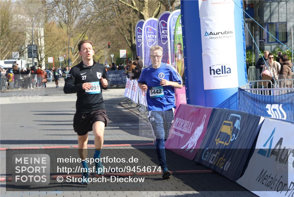 12.04.2026 - 45. Internationalen Wilhelmsburger Insellauf Strokosch-Dieckow http://msf.ph/oto/9454674 12.04.2026 10:43:00 Ziel 3091, 5442 meine-sportfotos.de